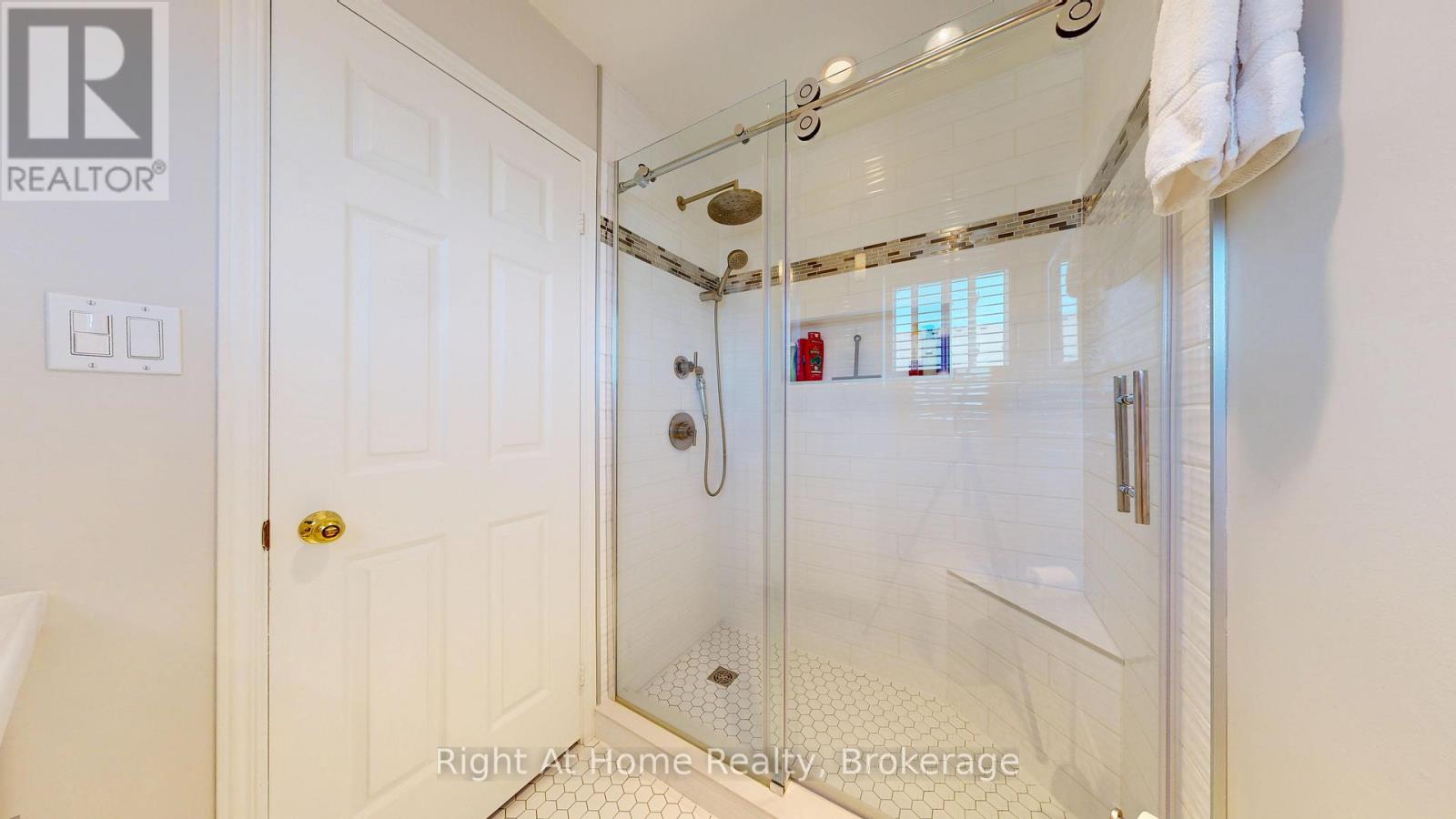 40 Torr Lane Property Photo 13