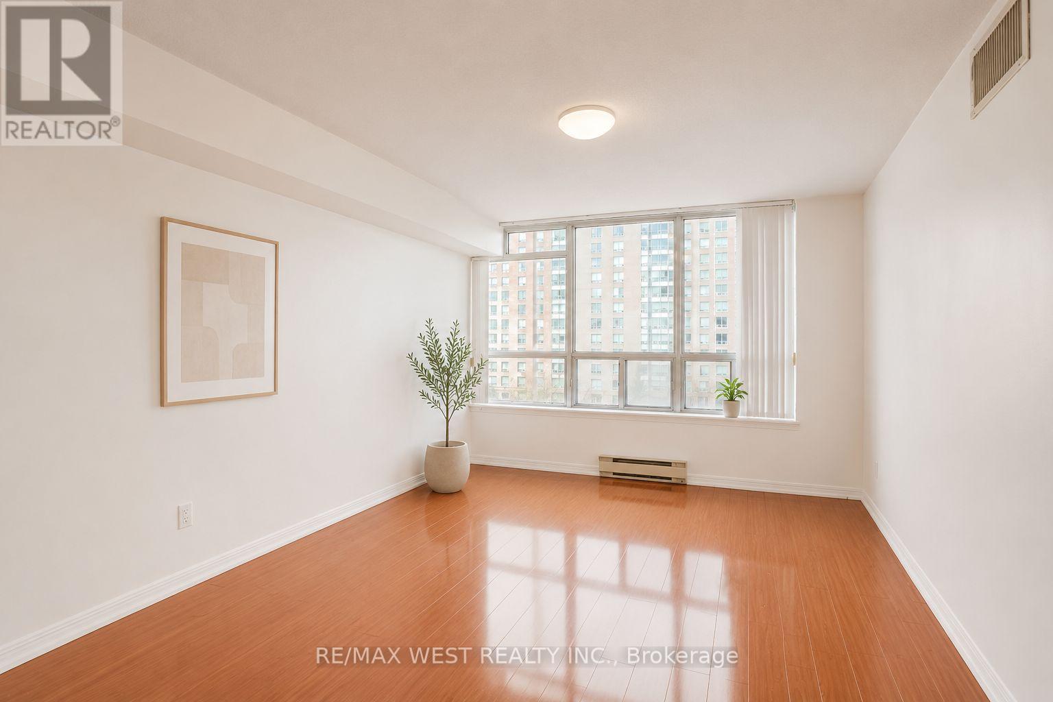 707 - 88 Corporate Drive Property Photo 6
