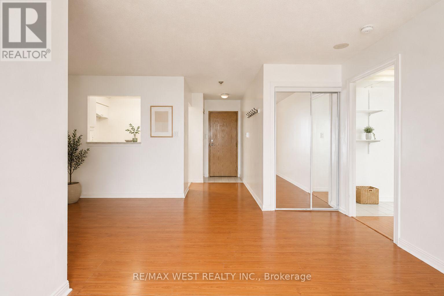 707 - 88 Corporate Drive Property Photo 10