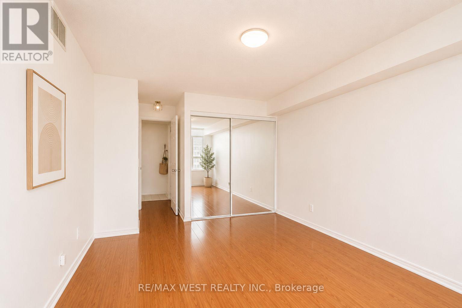 707 - 88 Corporate Drive Property Photo 12