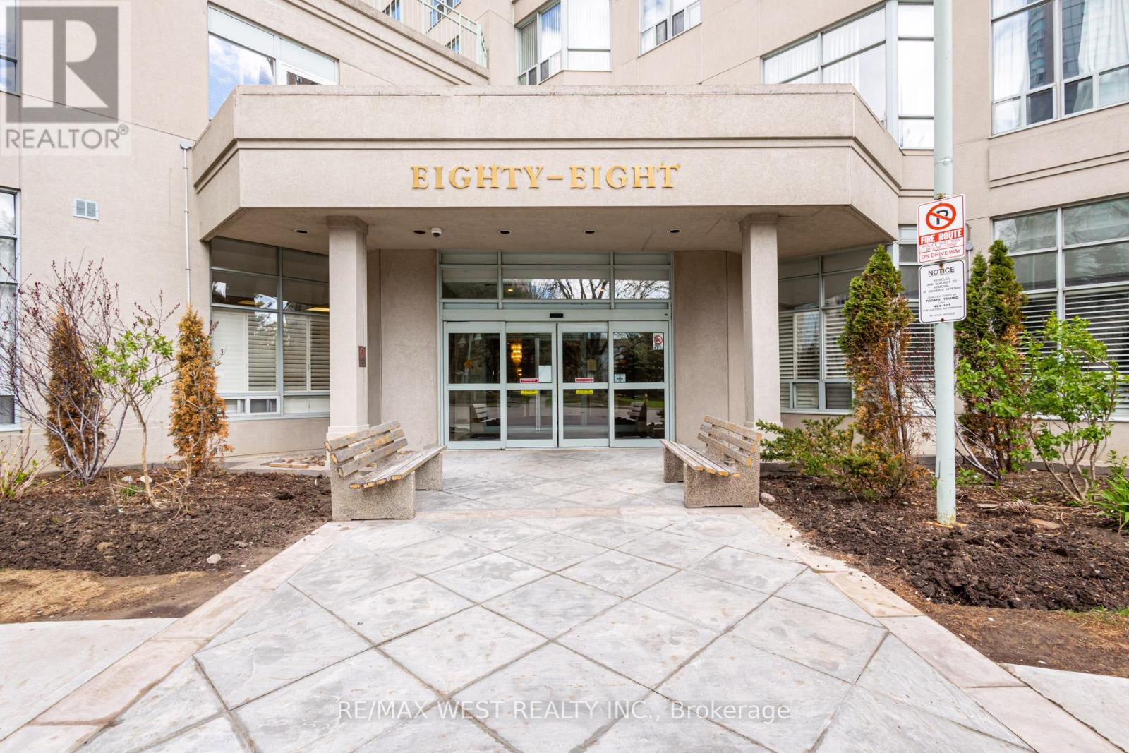 707 - 88 Corporate Drive Property Photo 35