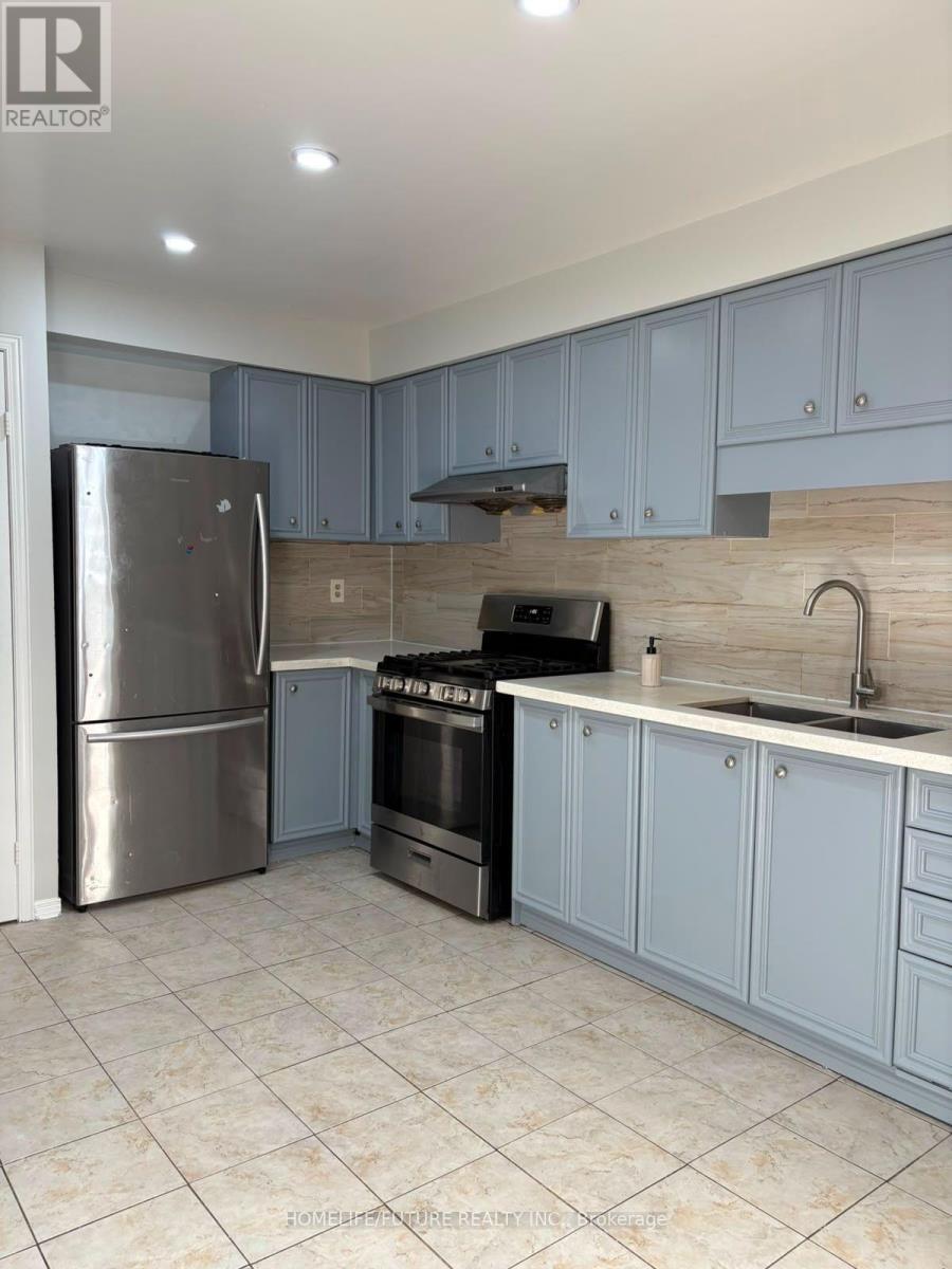 74 Parade Square Property Photo 4