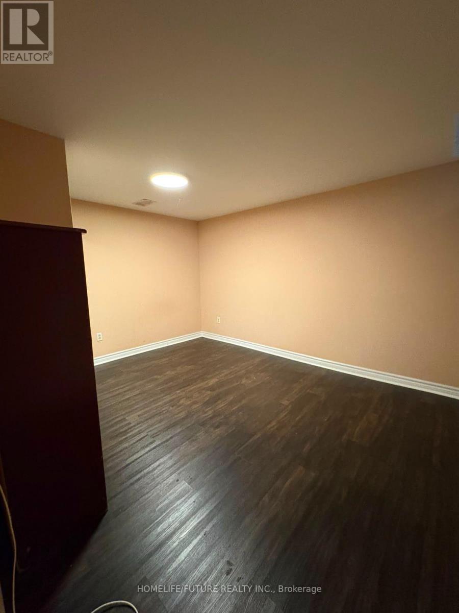 74 Parade Square Property Photo 6