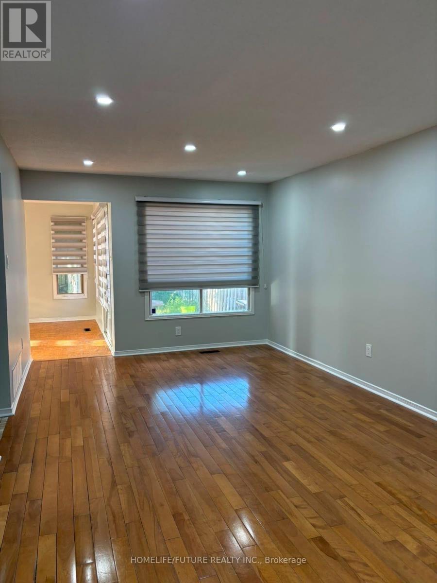 74 Parade Square Property Photo 8