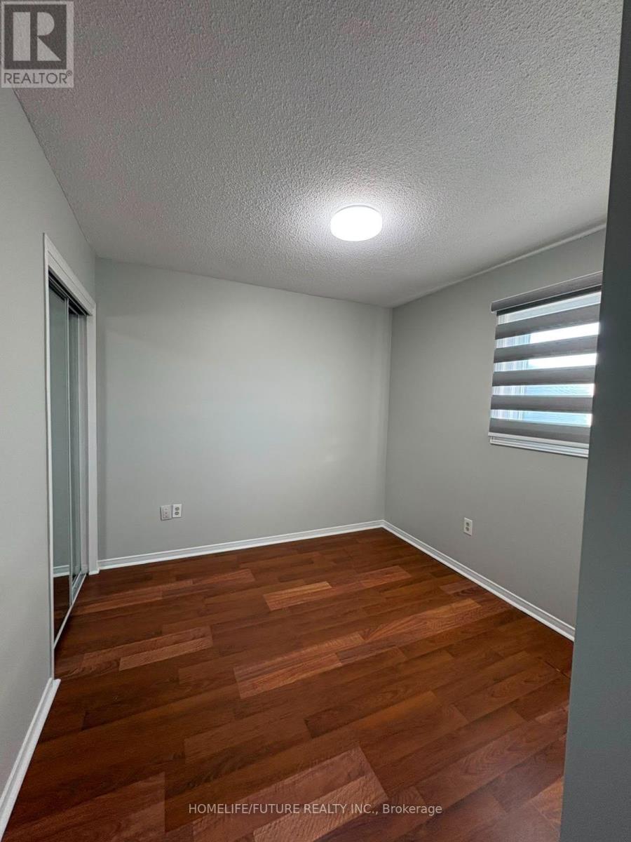 74 Parade Square Property Photo 11