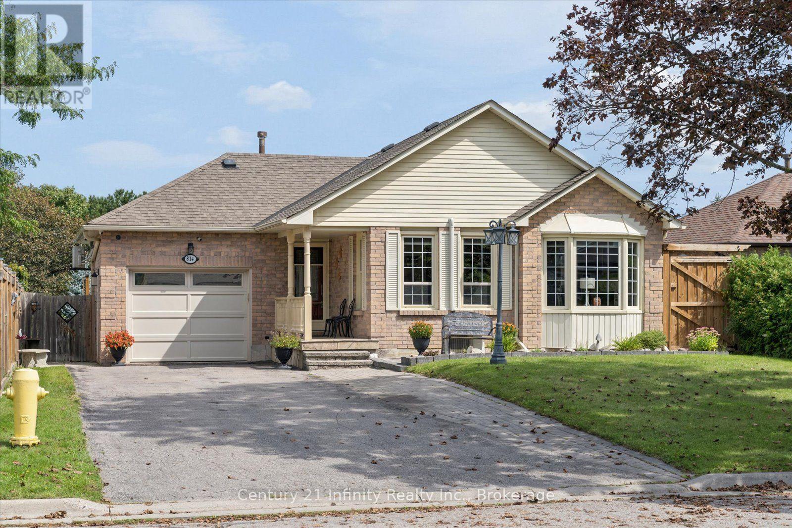 814 Lochness Crescent Property Photo 1