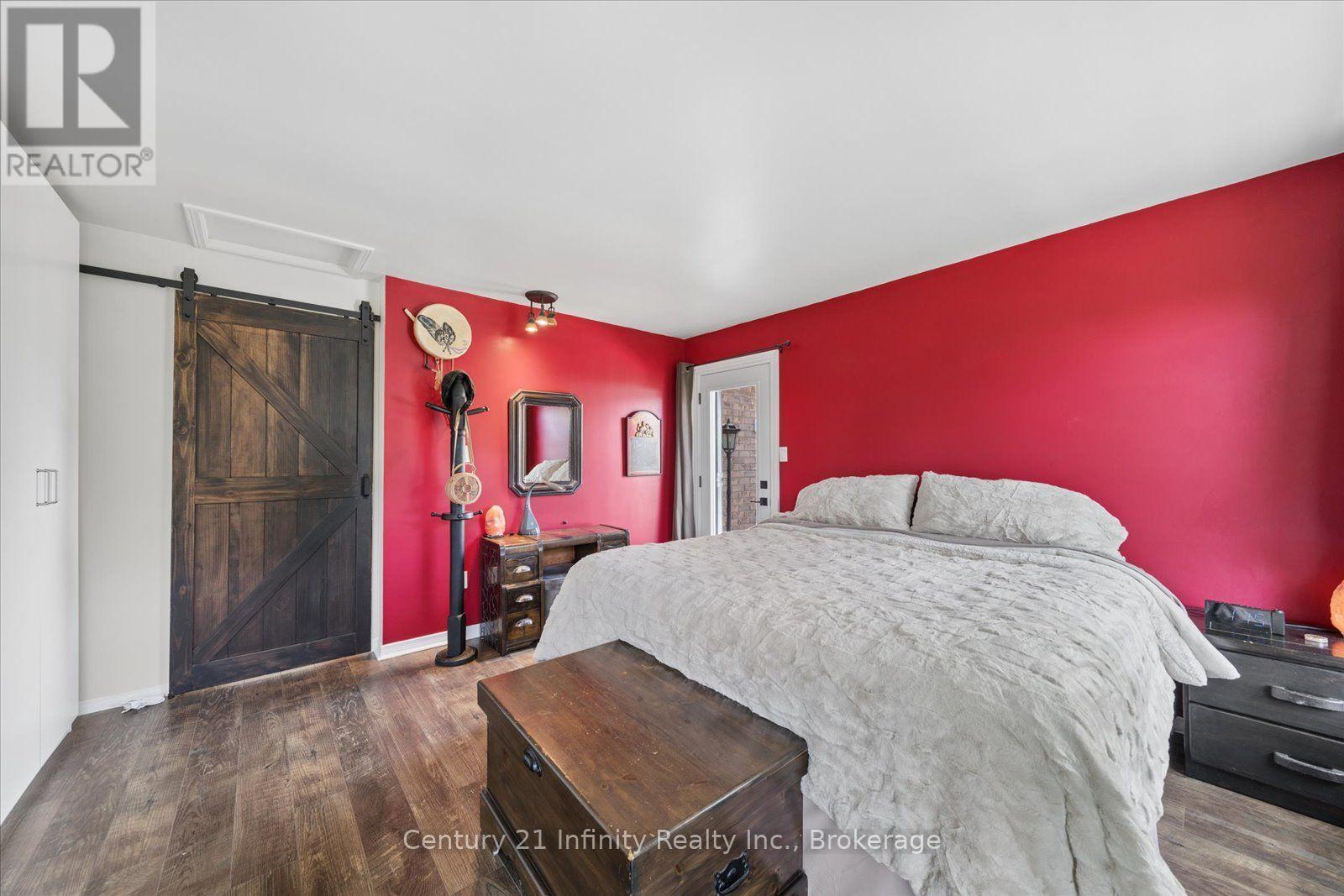 814 Lochness Crescent Property Photo 19