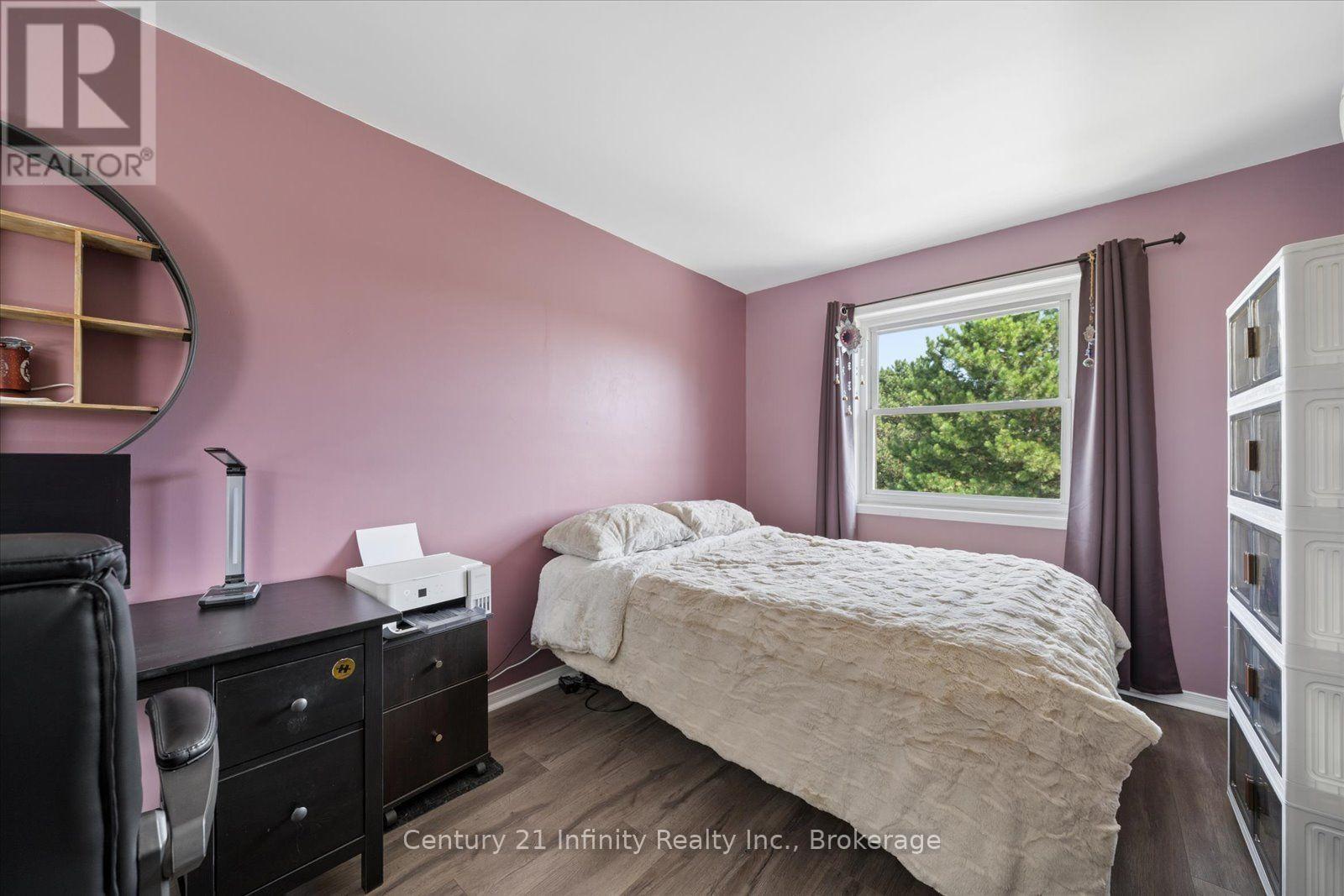 814 Lochness Crescent Property Photo 21
