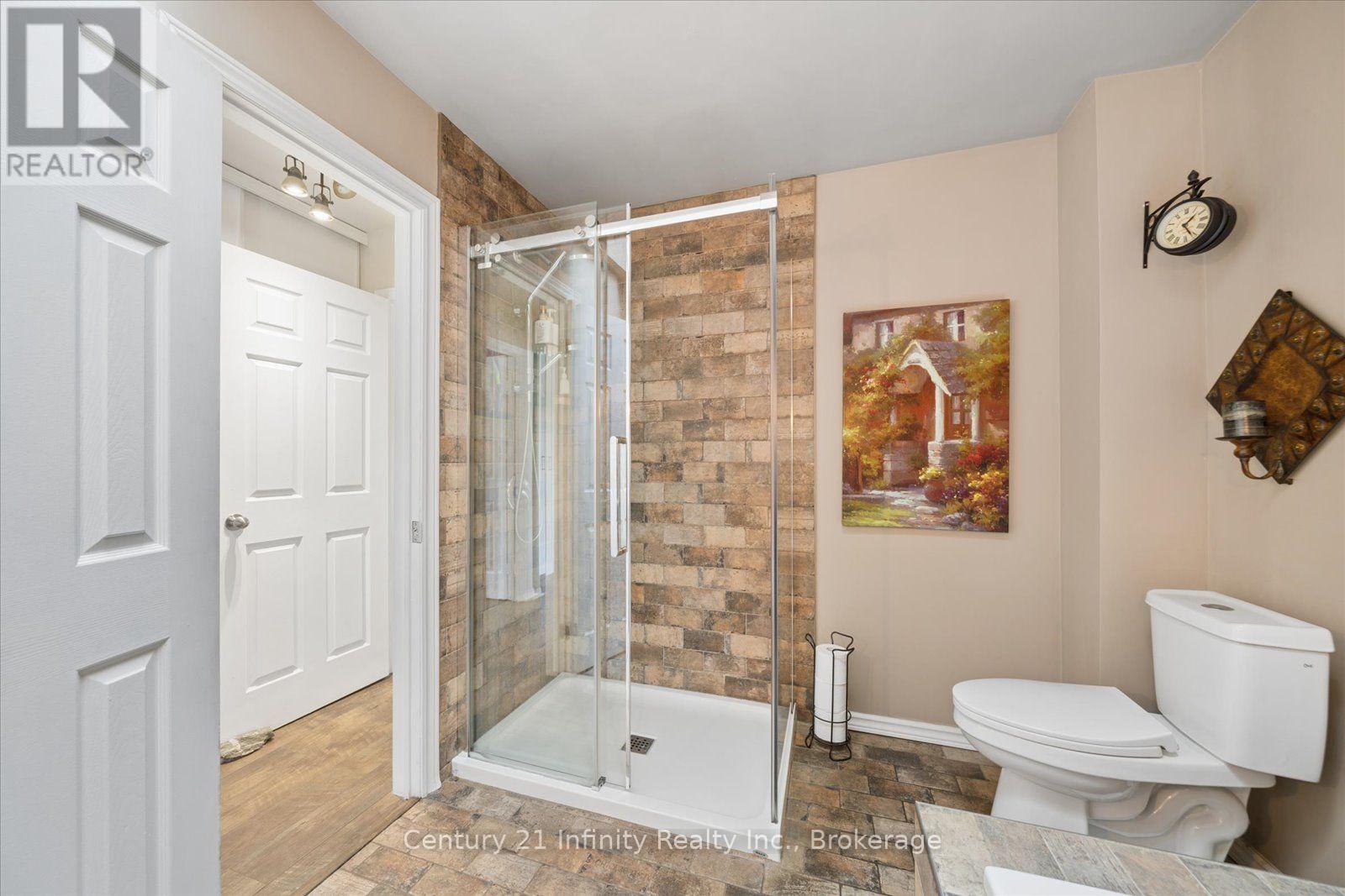 814 Lochness Crescent Property Photo 25