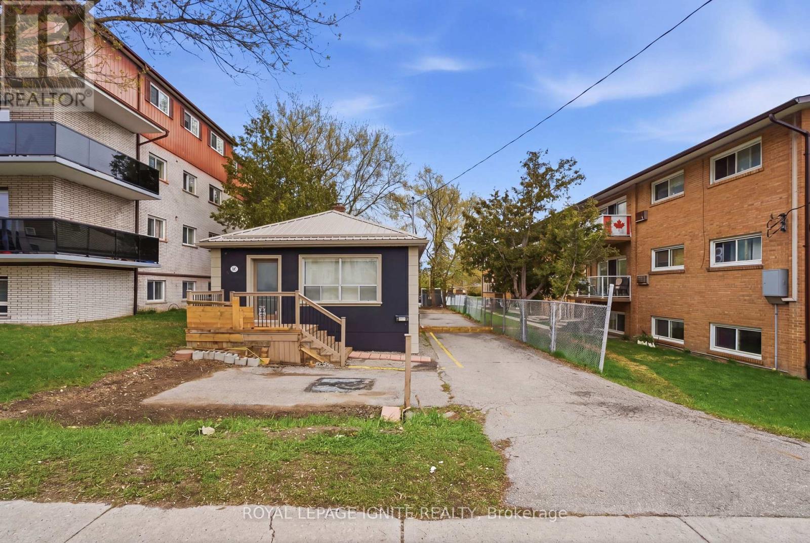951 Simcoe Street N Property Photo 2