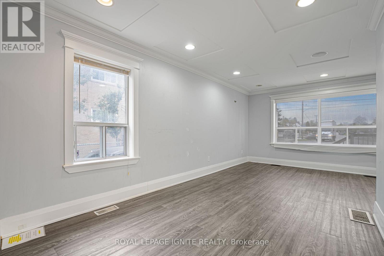 951 Simcoe Street N Property Photo 8