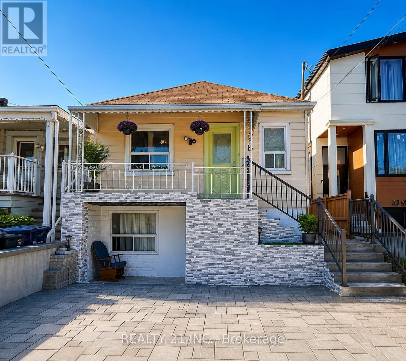 8 Mack Avenue Property Photo 1