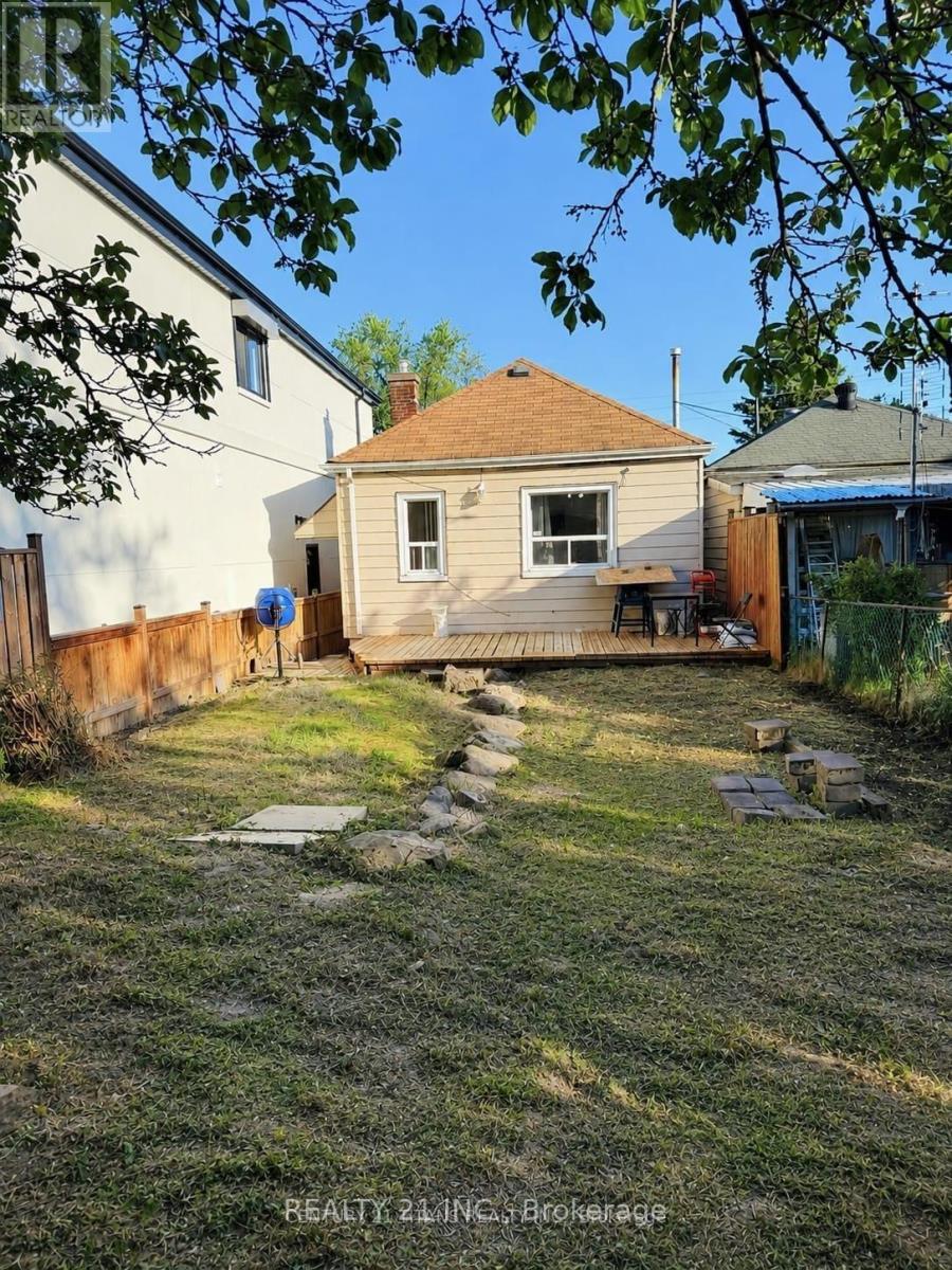 8 Mack Avenue Property Photo 27