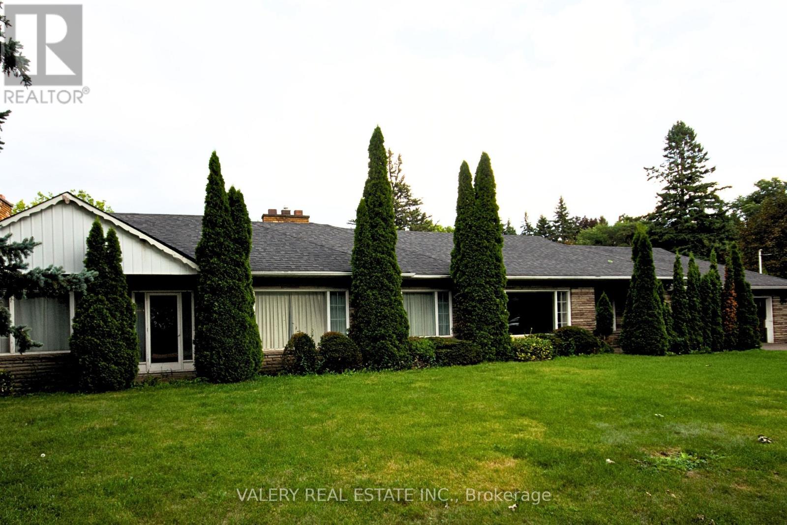87 Cedar Brae Boulevard Se Property Photo 2