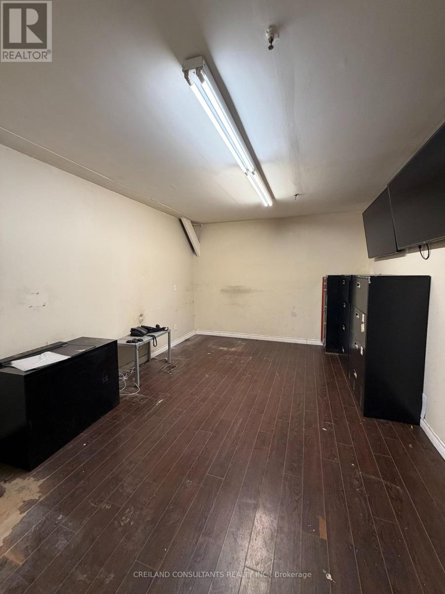 250 Bayly Street West Property Photo 25