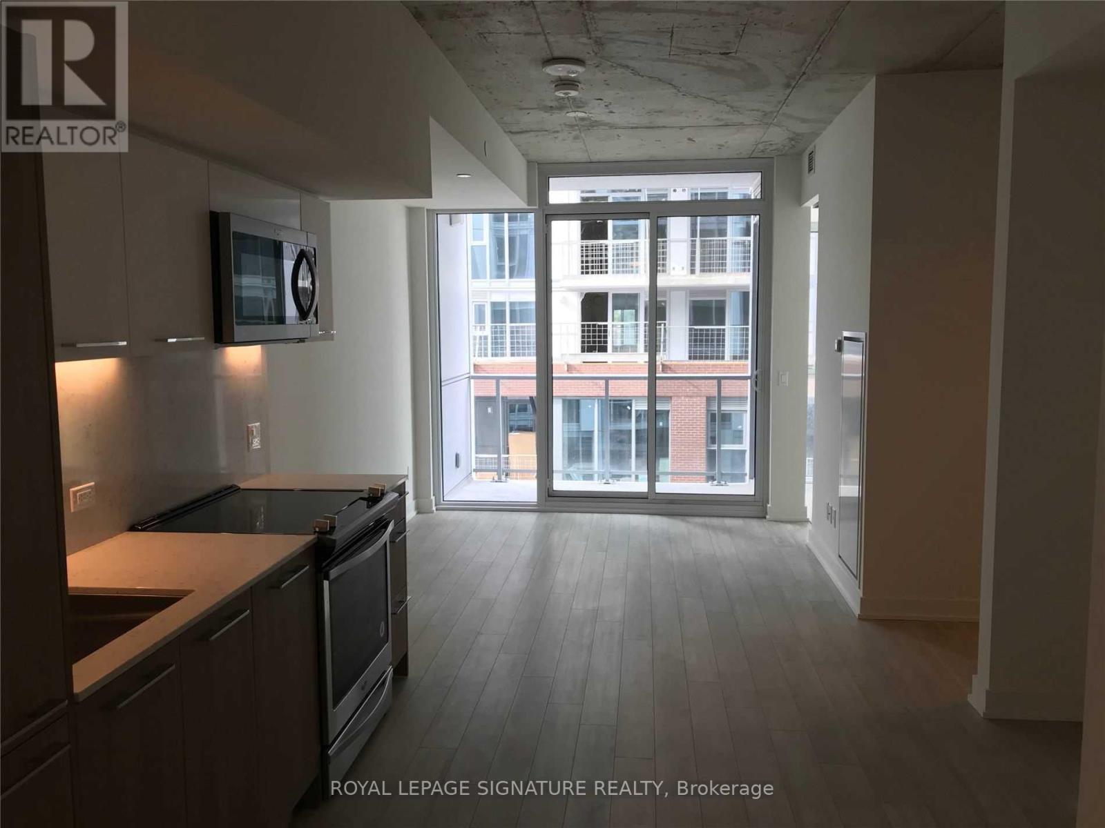 725 - 15 Baseball Place Property Photo 1