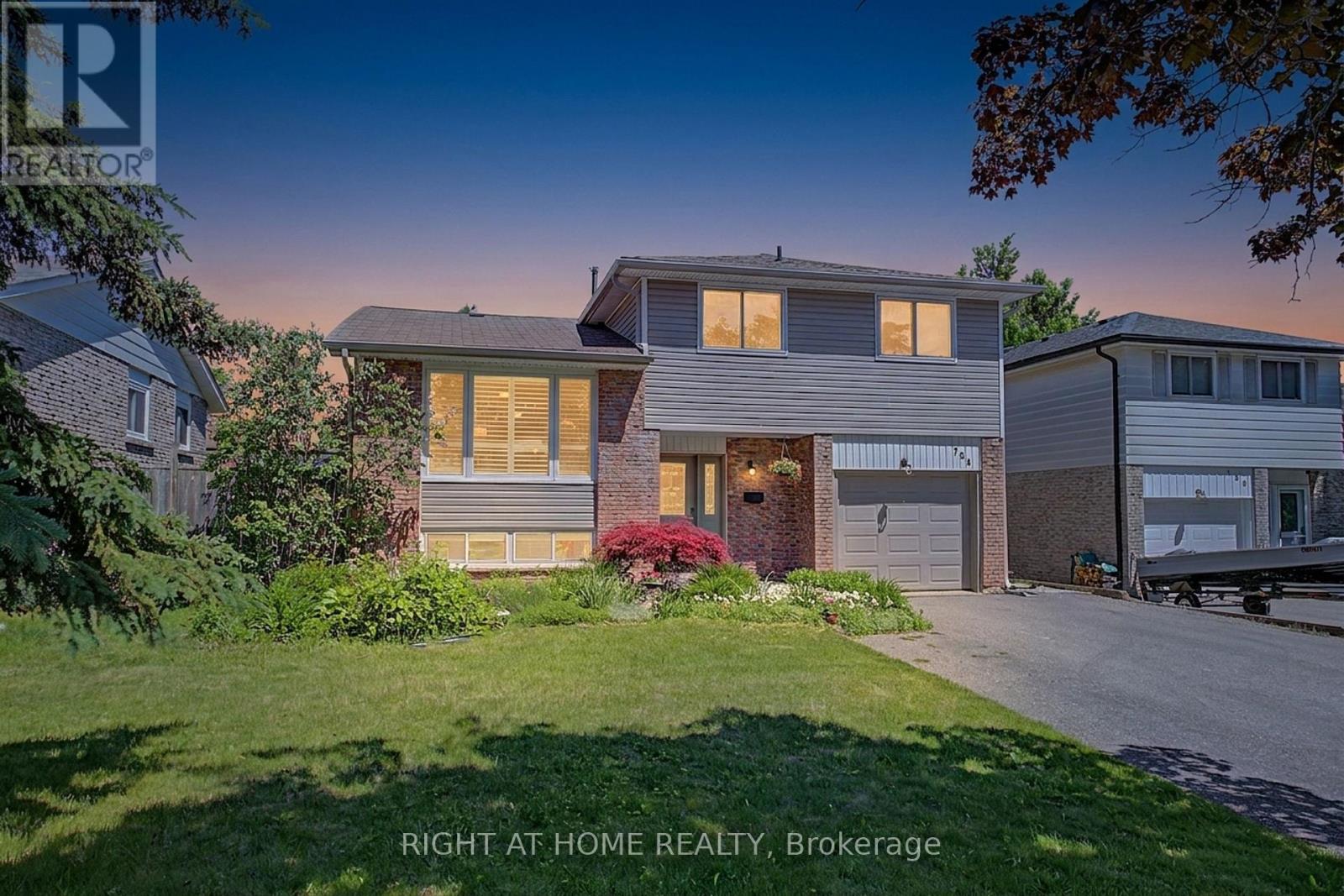 784 RODNEY COURT Property Photo 1