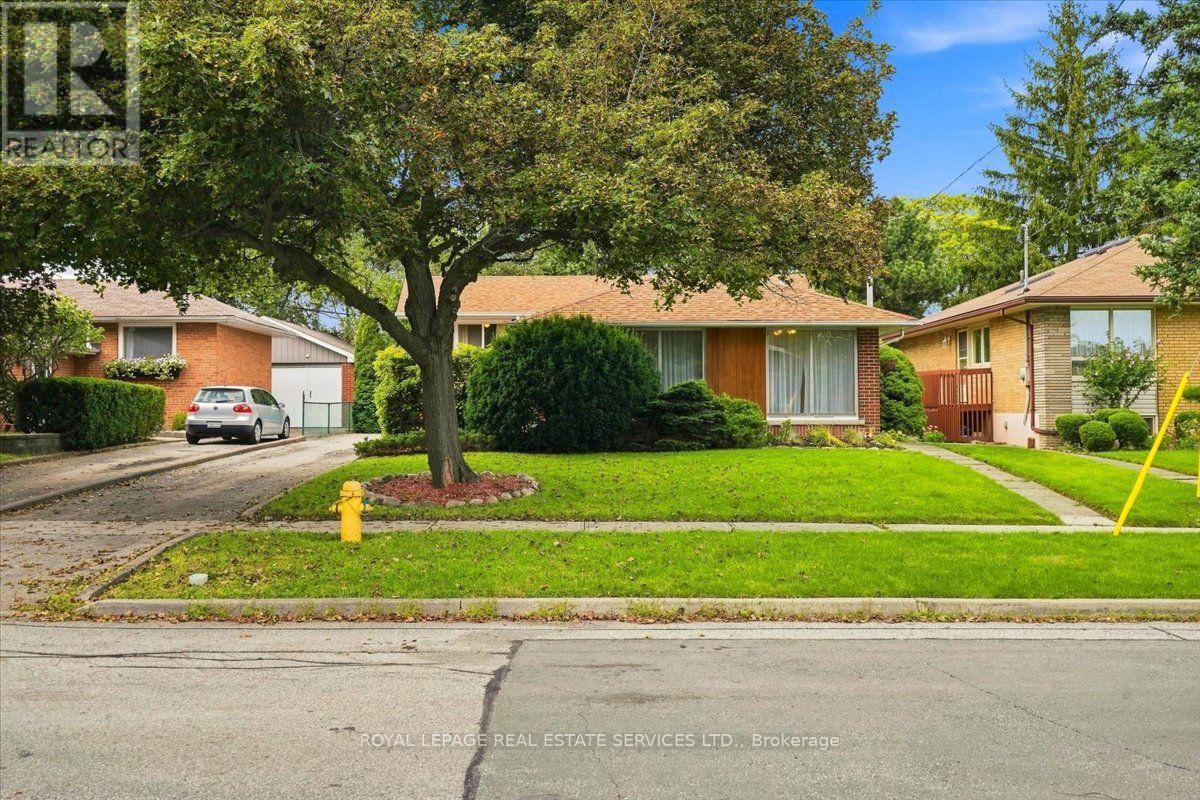 142 Cass Avenue Property Photo 1