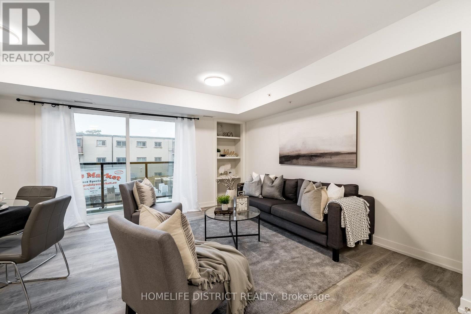 312 - 976 Simcoe Street N Property Photo 5