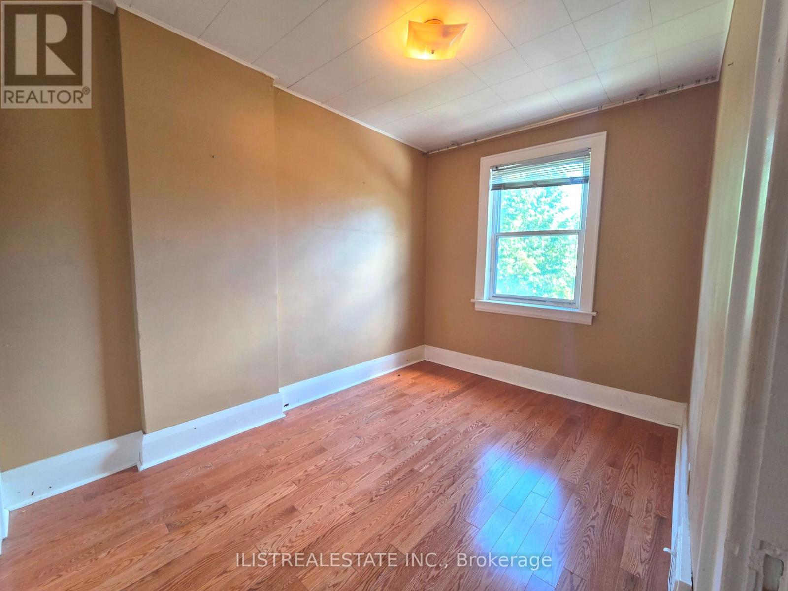 213 Blantyre Avenue Property Photo 8