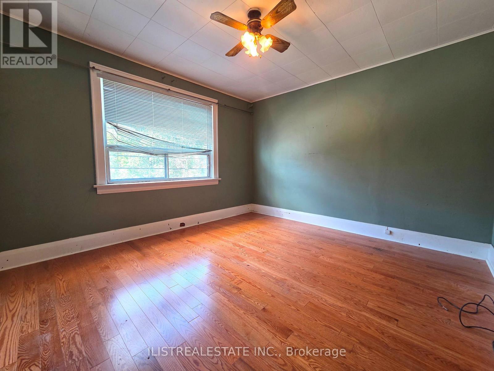 213 Blantyre Avenue Property Photo 11