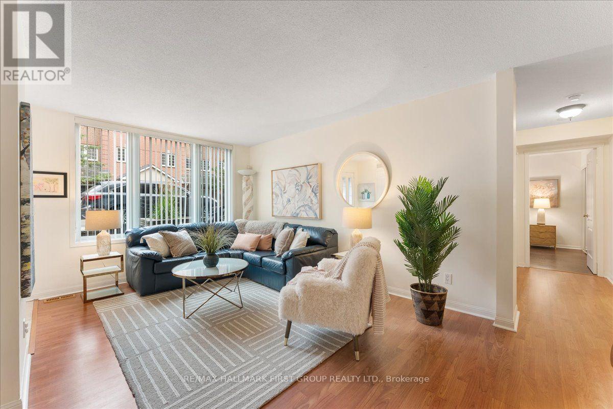 607 - 1400 The Esplanade N Property Photo 1