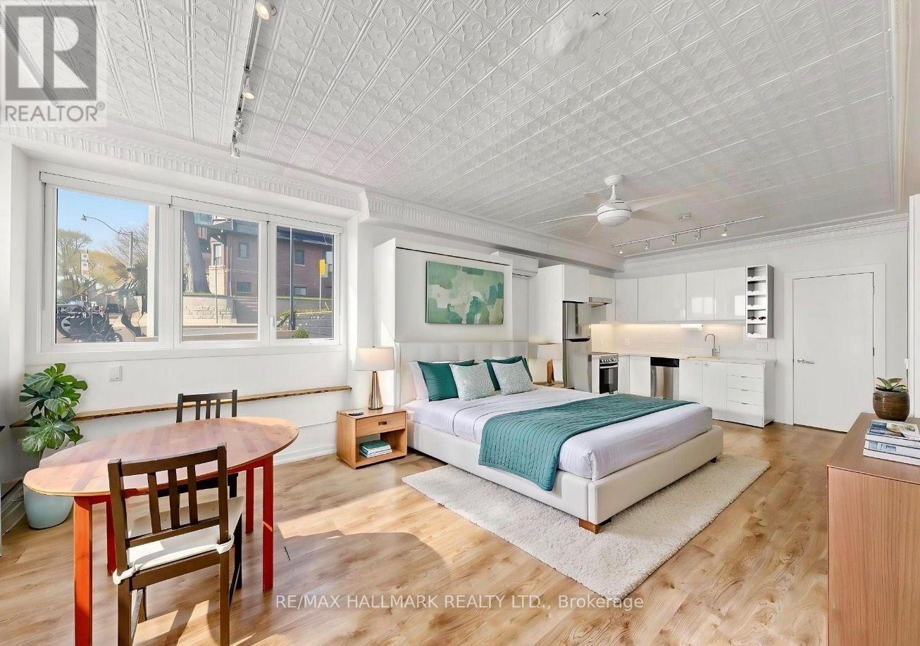 LOWER BACHELOR - 679 WOODBINE AVENUE