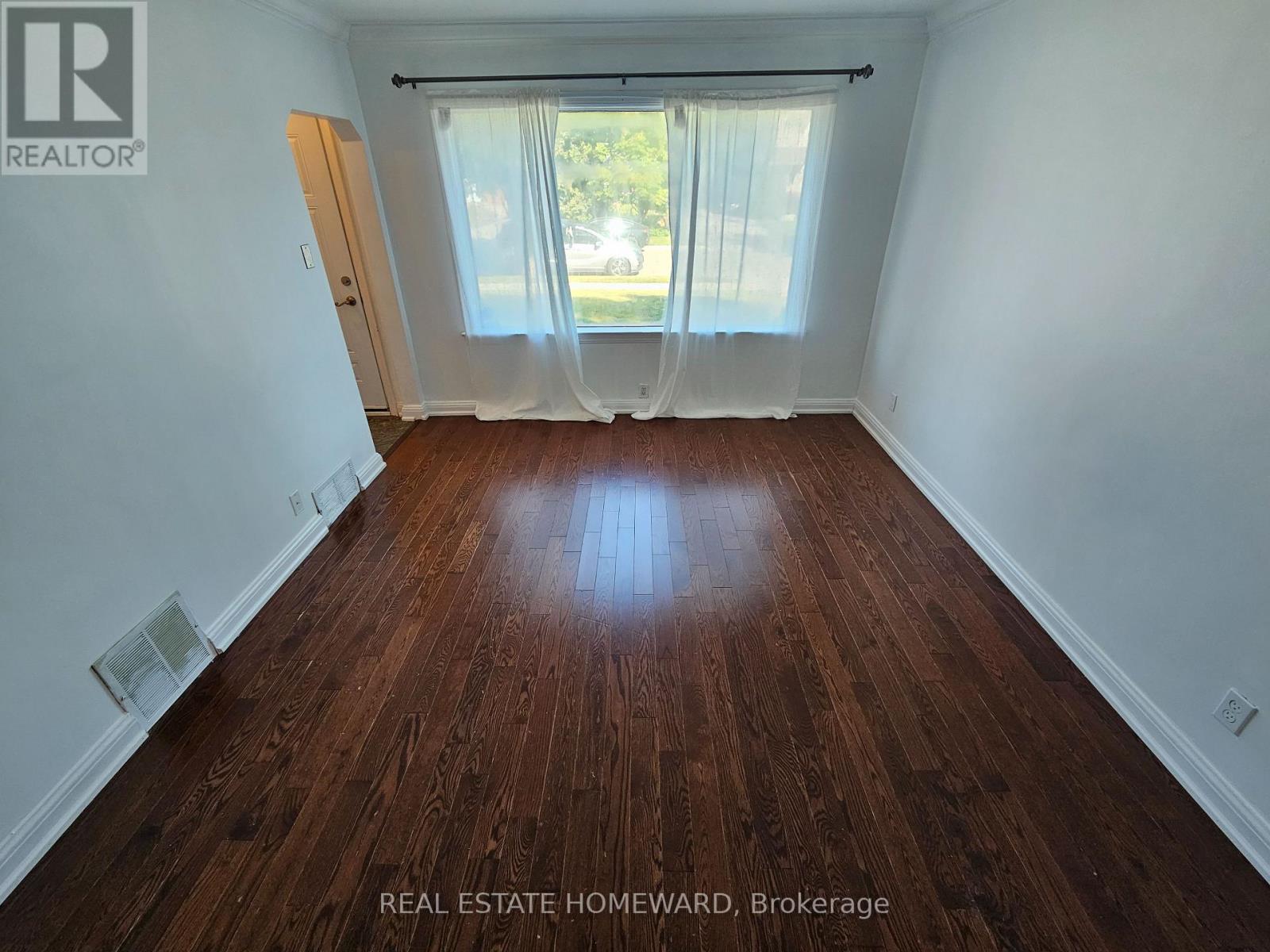 44 Harris Park Drive Property Photo 8