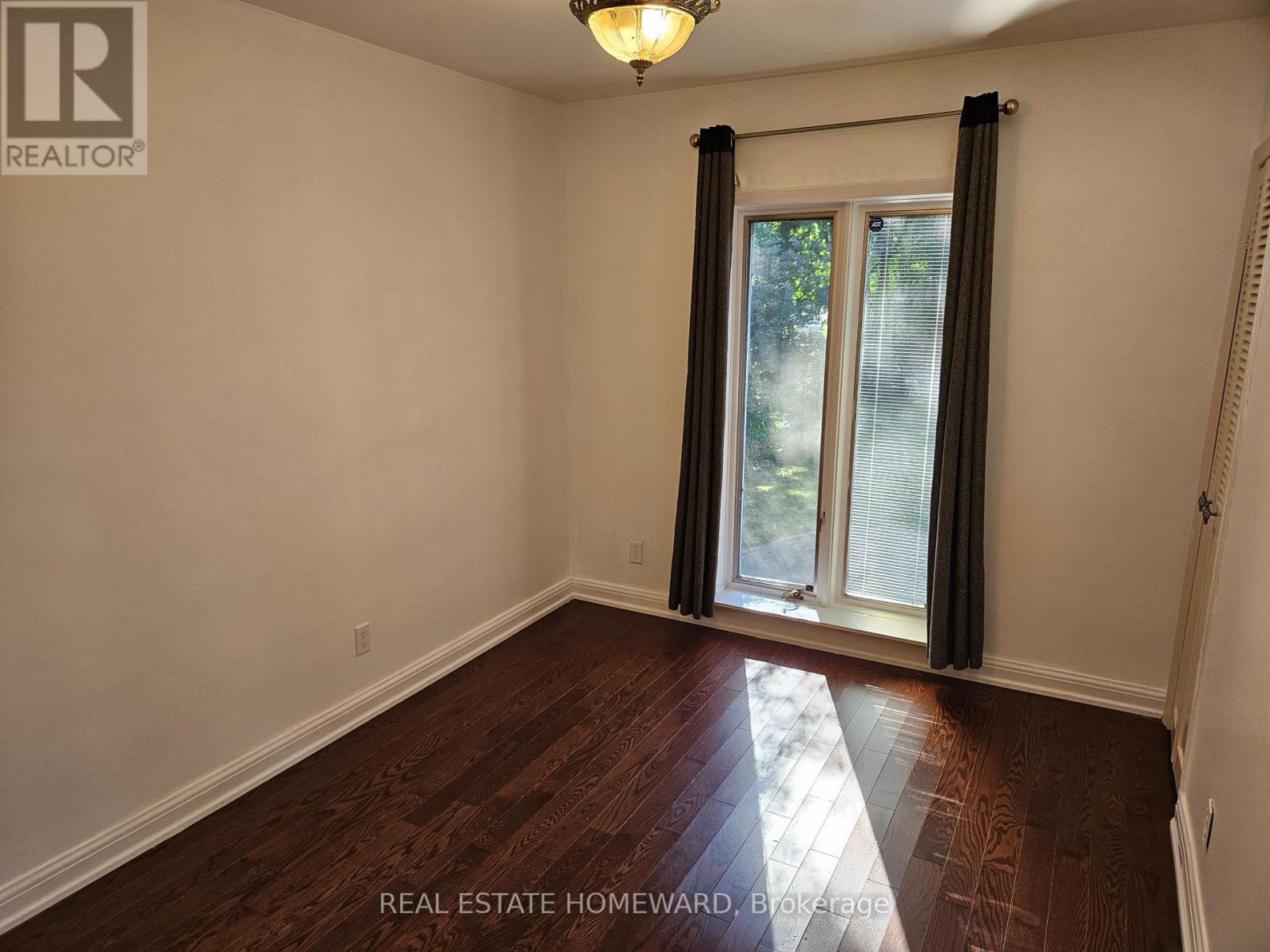 44 Harris Park Drive Property Photo 13