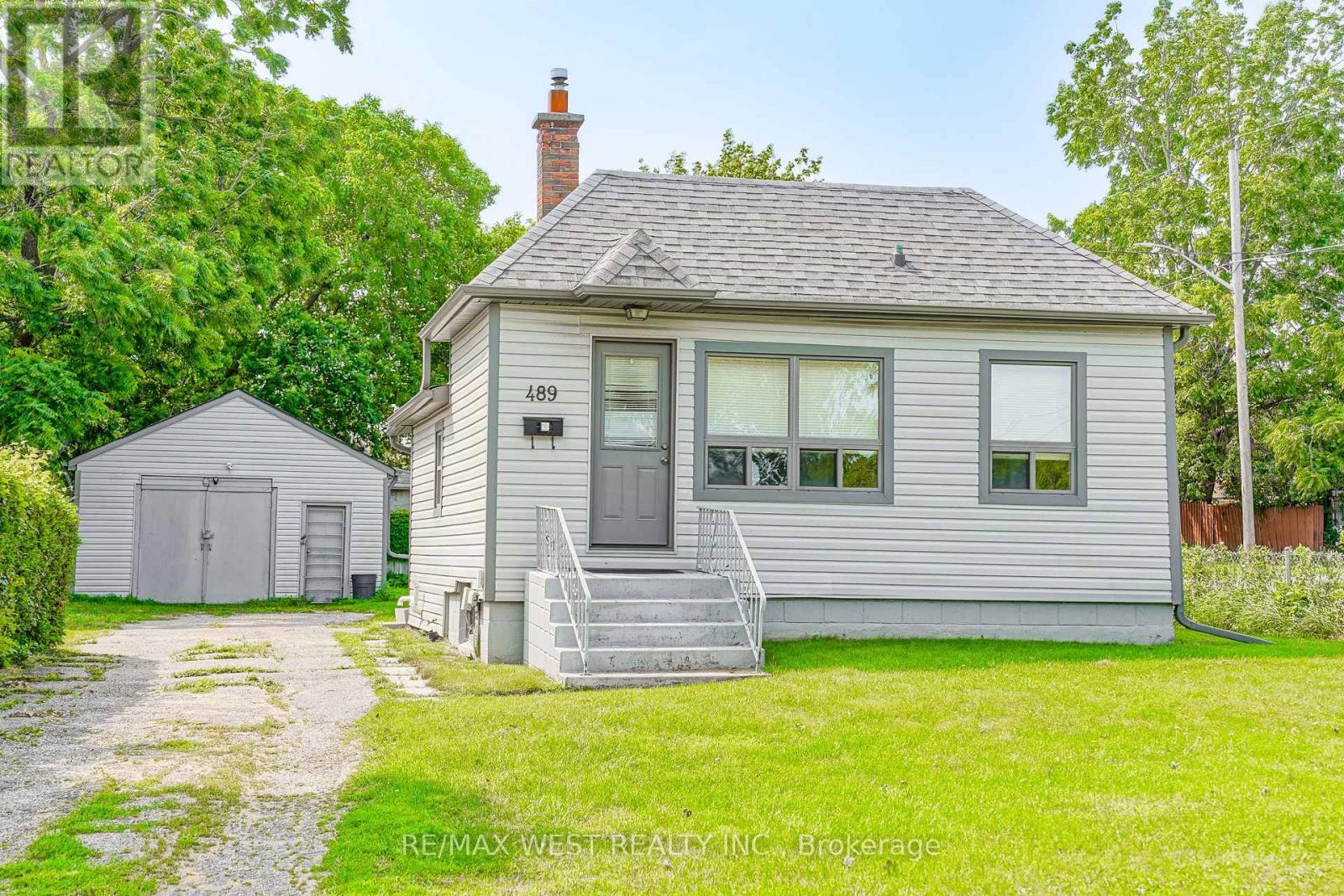489 DEAN AVENUE