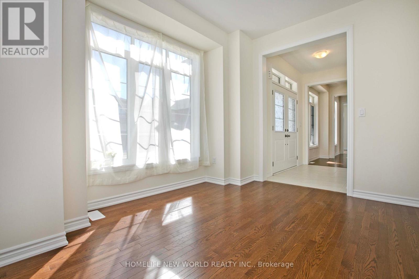1864 Irish Moss Square Property Photo 4