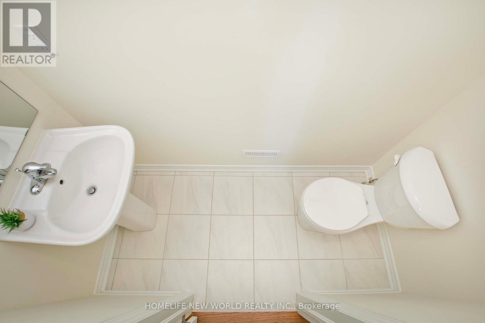 1864 Irish Moss Square Property Photo 11