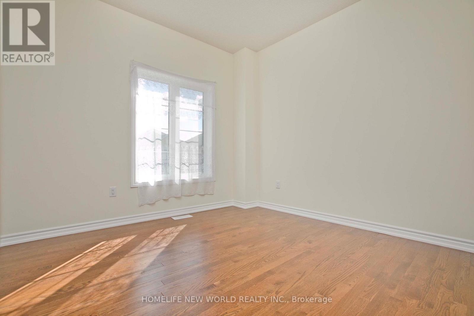 1864 Irish Moss Square Property Photo 16