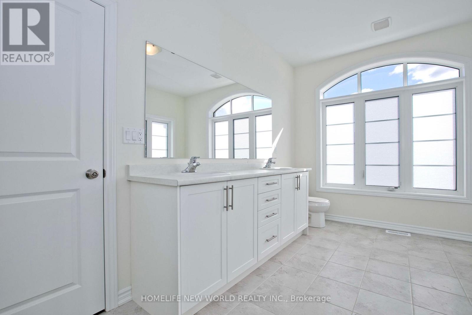 1864 Irish Moss Square Property Photo 17