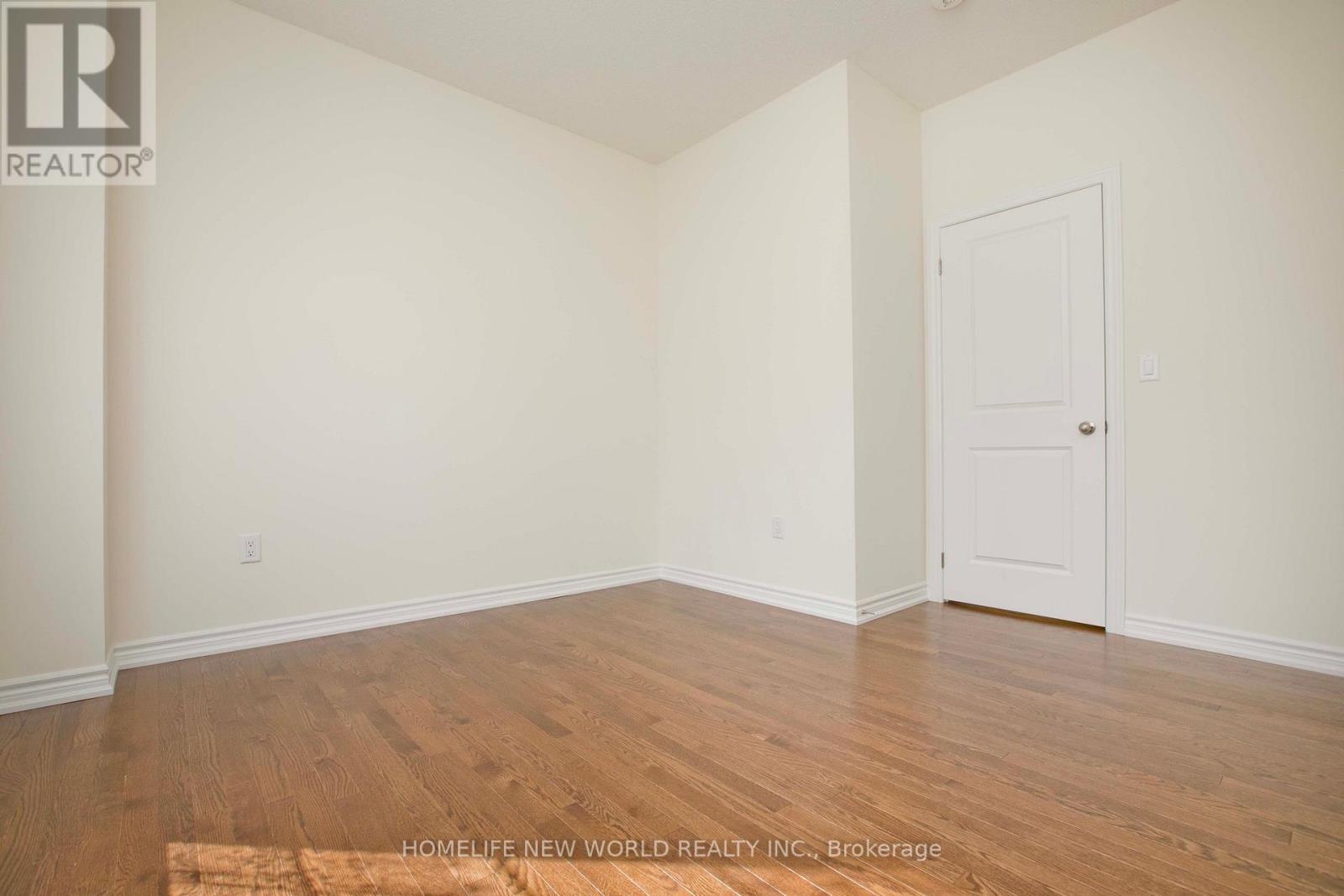 1864 Irish Moss Square Property Photo 20