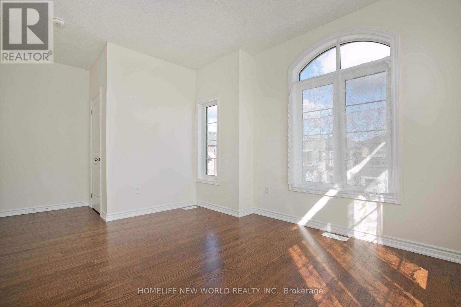 1864 Irish Moss Square Property Photo 23