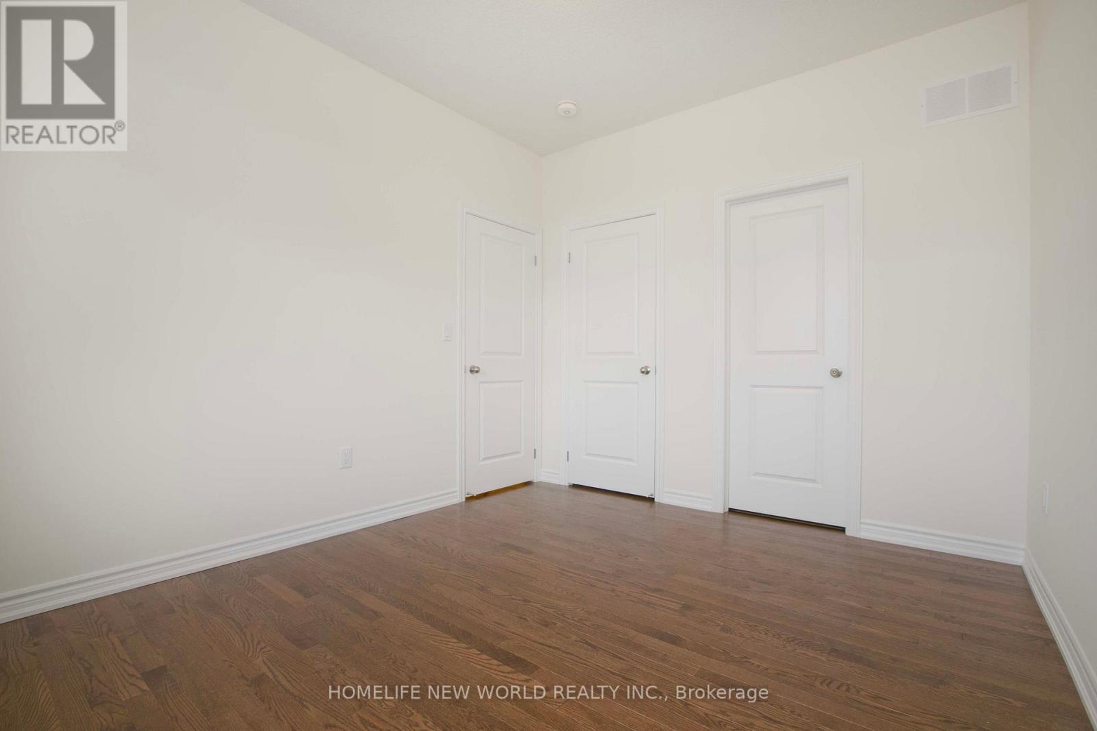 1864 Irish Moss Square Property Photo 25