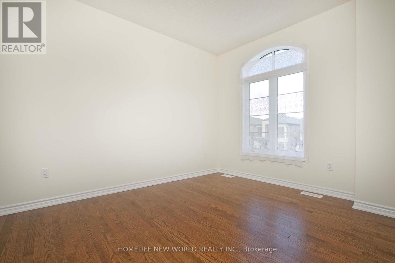 1864 Irish Moss Square Property Photo 26