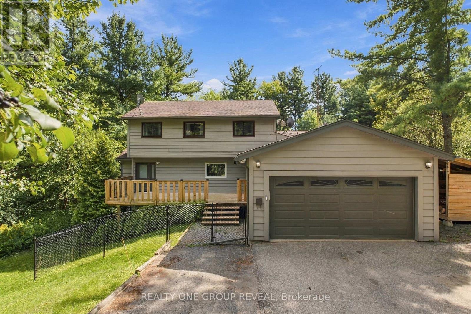 2163 Boundary Road Property Photo 1