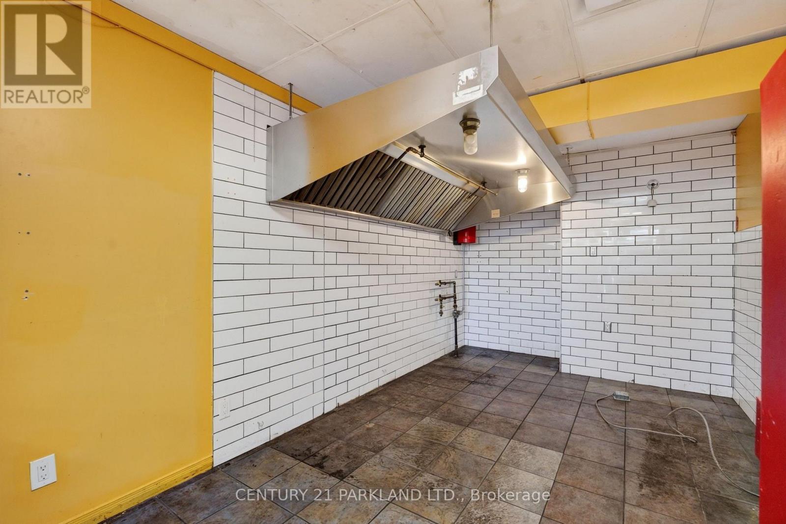 549 Sammon Avenue Property Photo 16