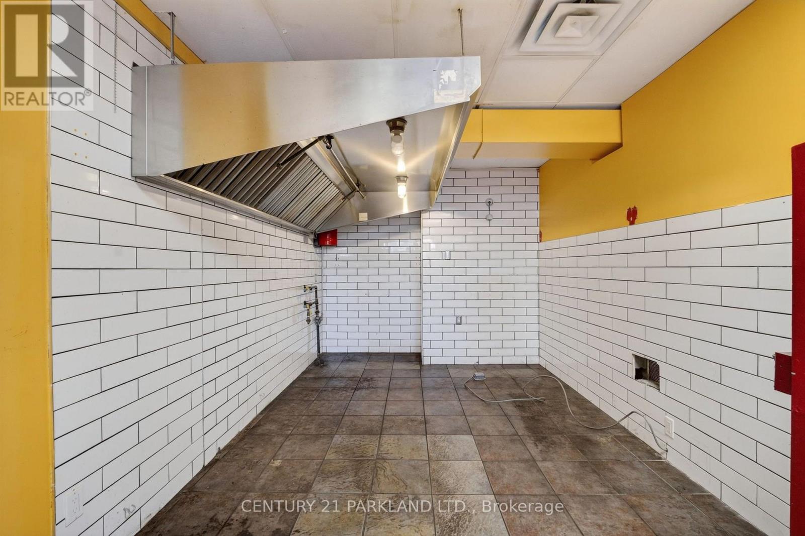 549 Sammon Avenue Property Photo 19