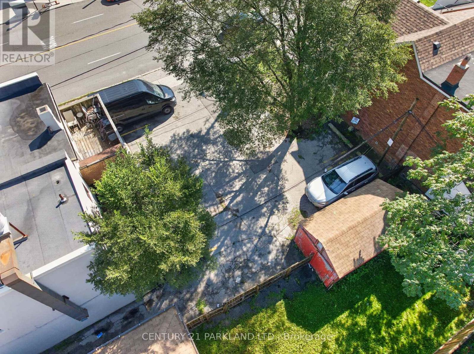 549 Sammon Avenue Property Photo 32