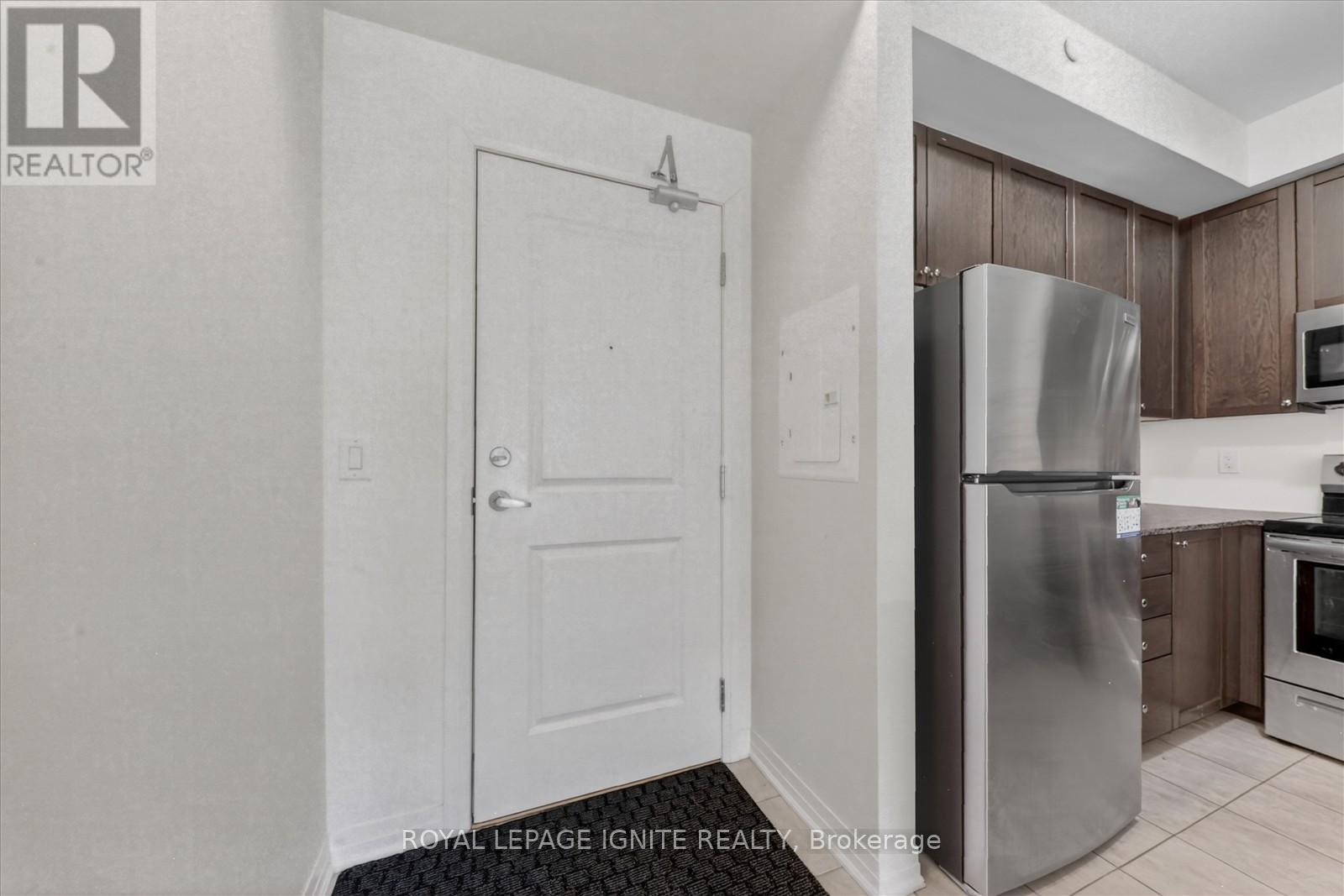 215 - 80 Shipway Avenue Property Photo 10