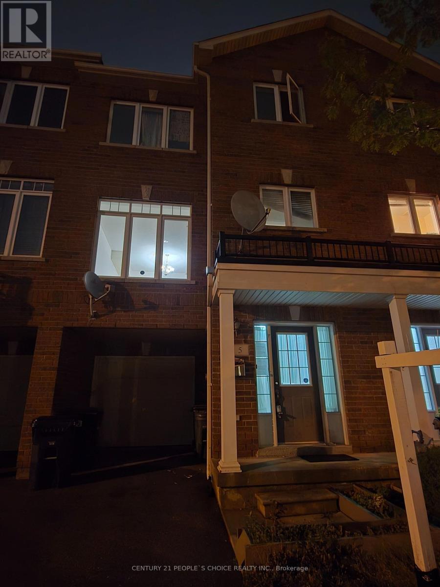 5 CURRAN HALL CRESCENT Property Photo 1