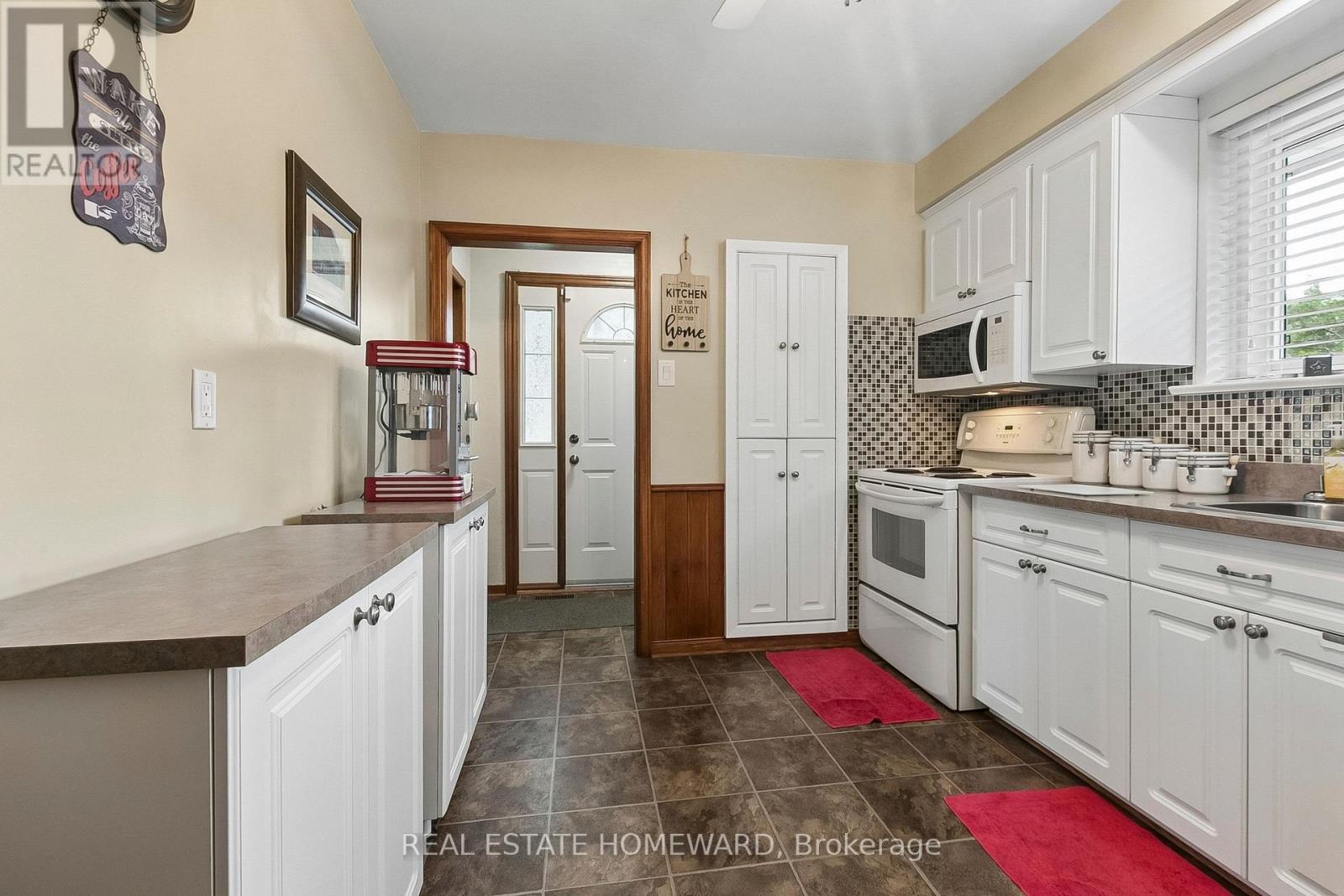 94 Rochman Boulevard Property Photo 12