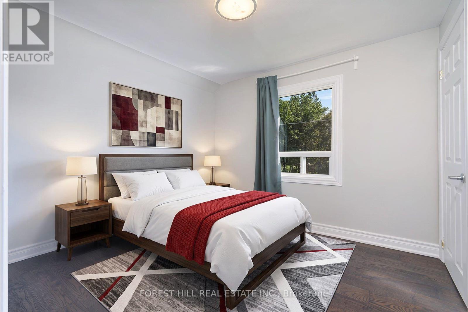 32 Stamford Square N Property Photo 14