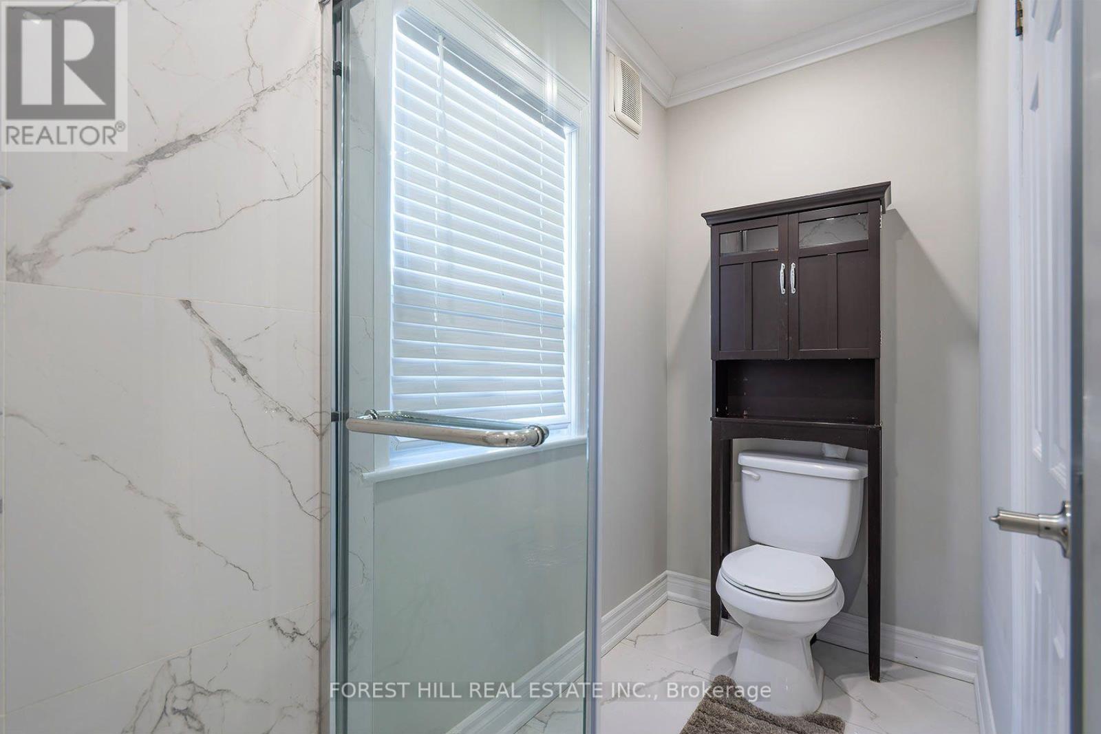 32 Stamford Square N Property Photo 21