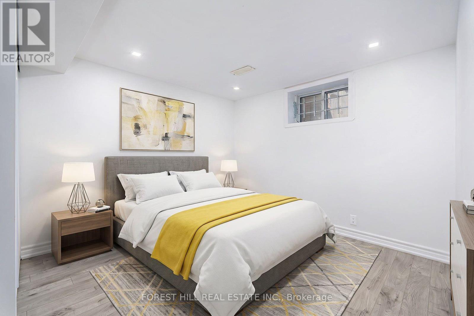 32 Stamford Square N Property Photo 30