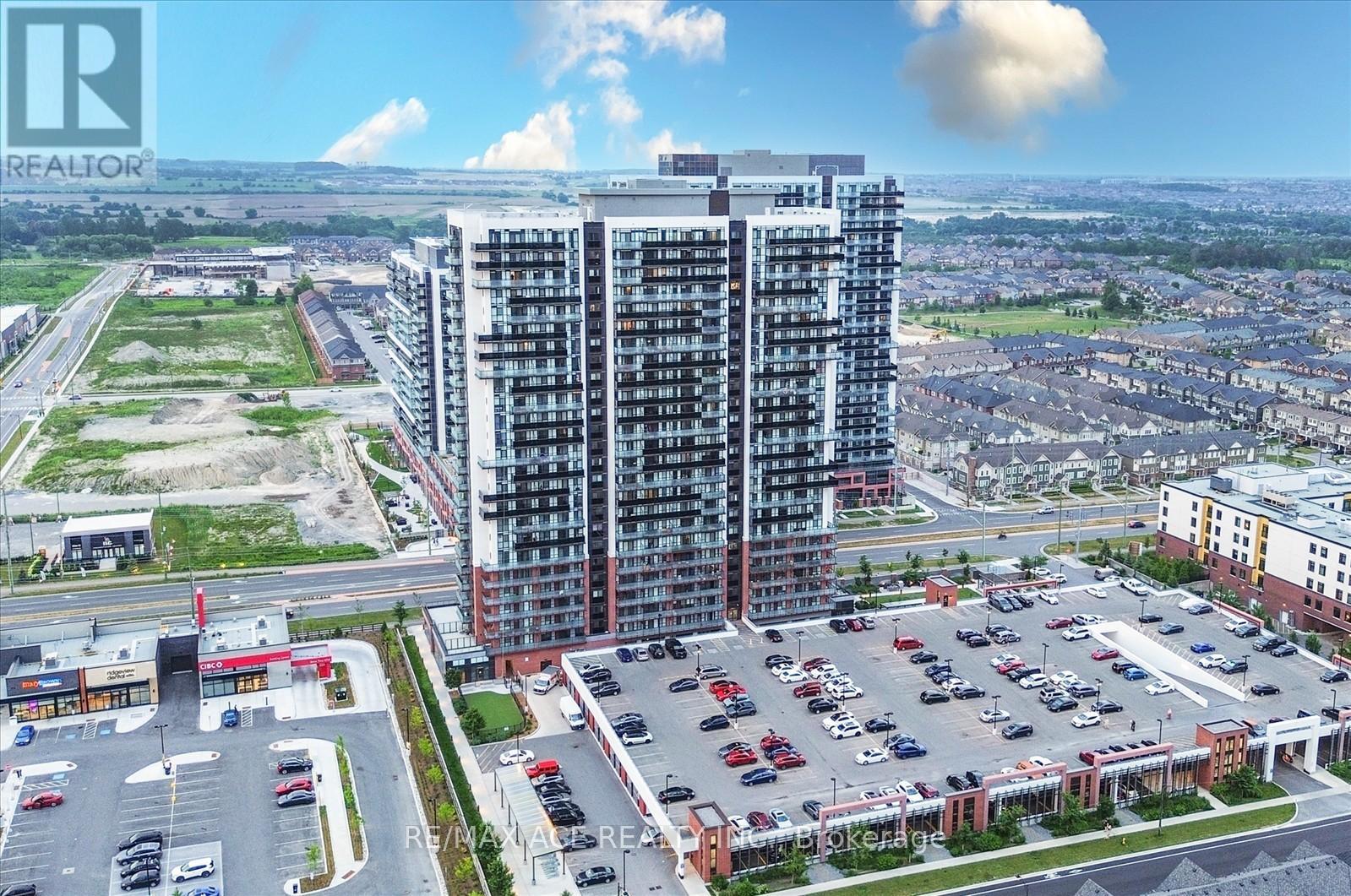 809 - 2550 Simcoe Street N Property Photo 2