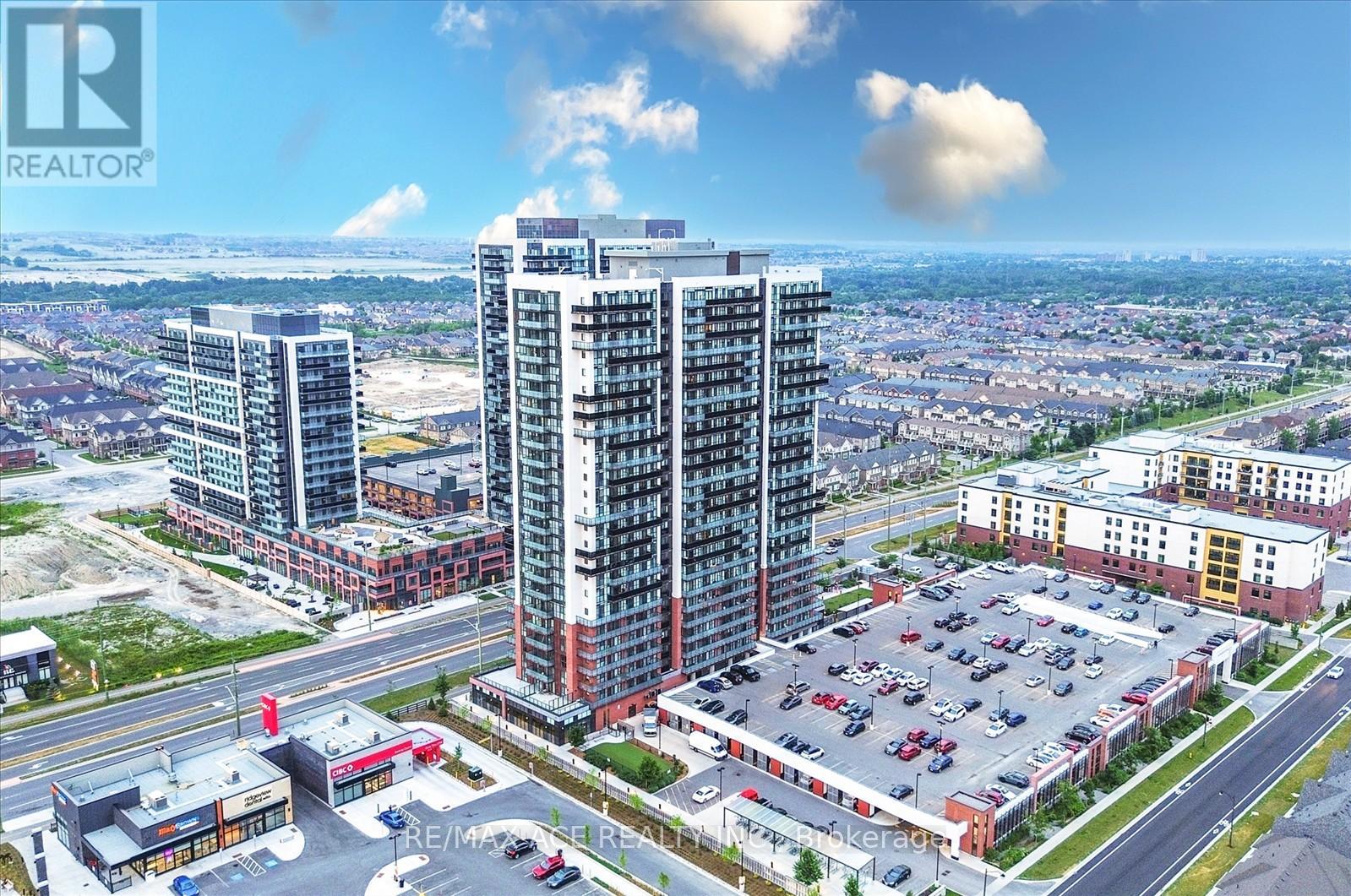 809 - 2550 Simcoe Street N Property Photo 3
